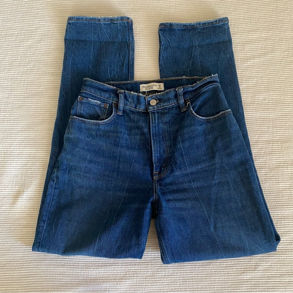 Abercrombie Curve Love 90s Straight 28